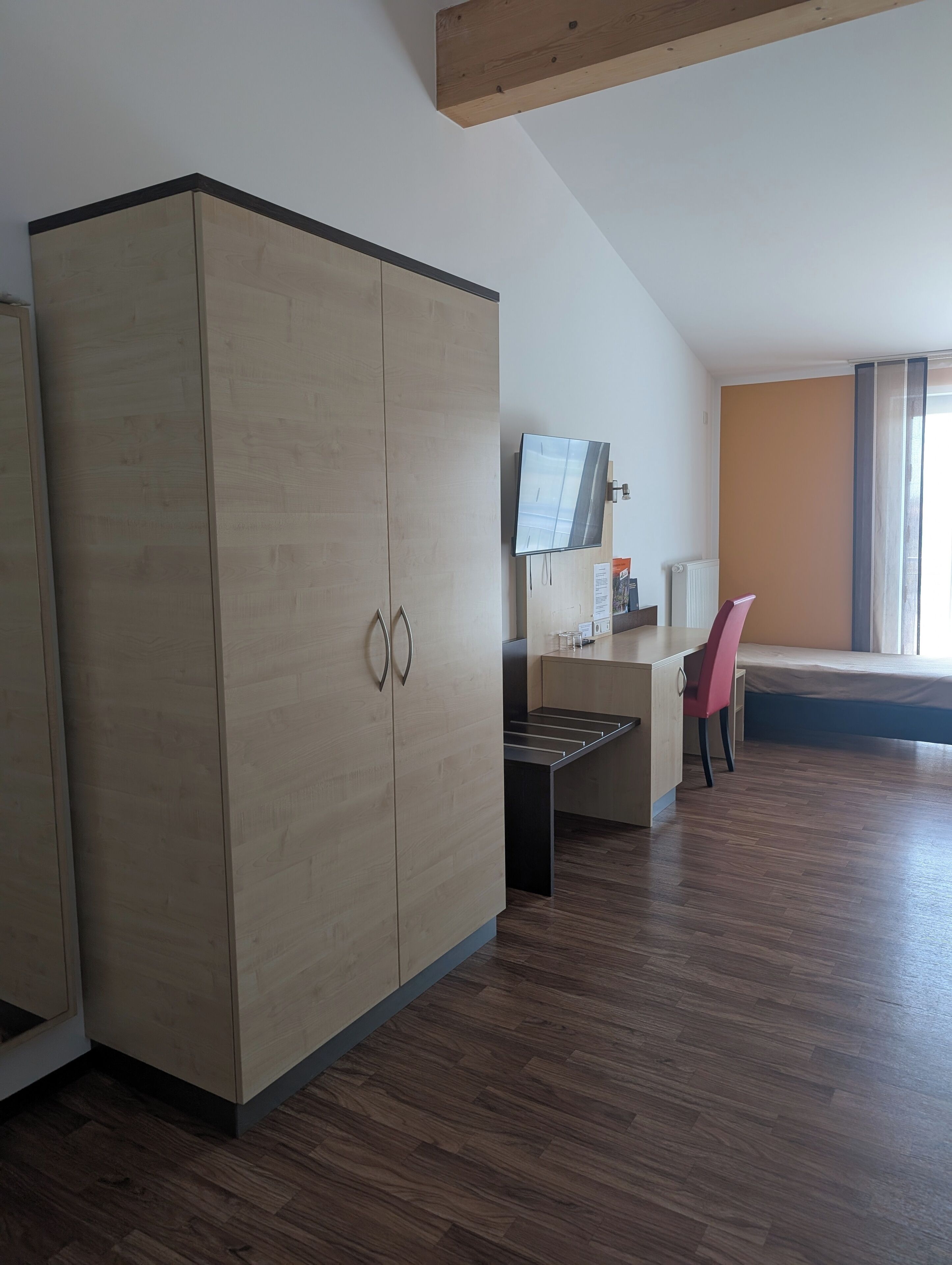 double or twin room | desk, cots/infant beds, rollaway beds, free wifi