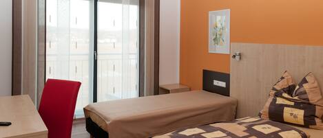 Escritorio, cunas, camas plegables/adicionales y wifi gratis