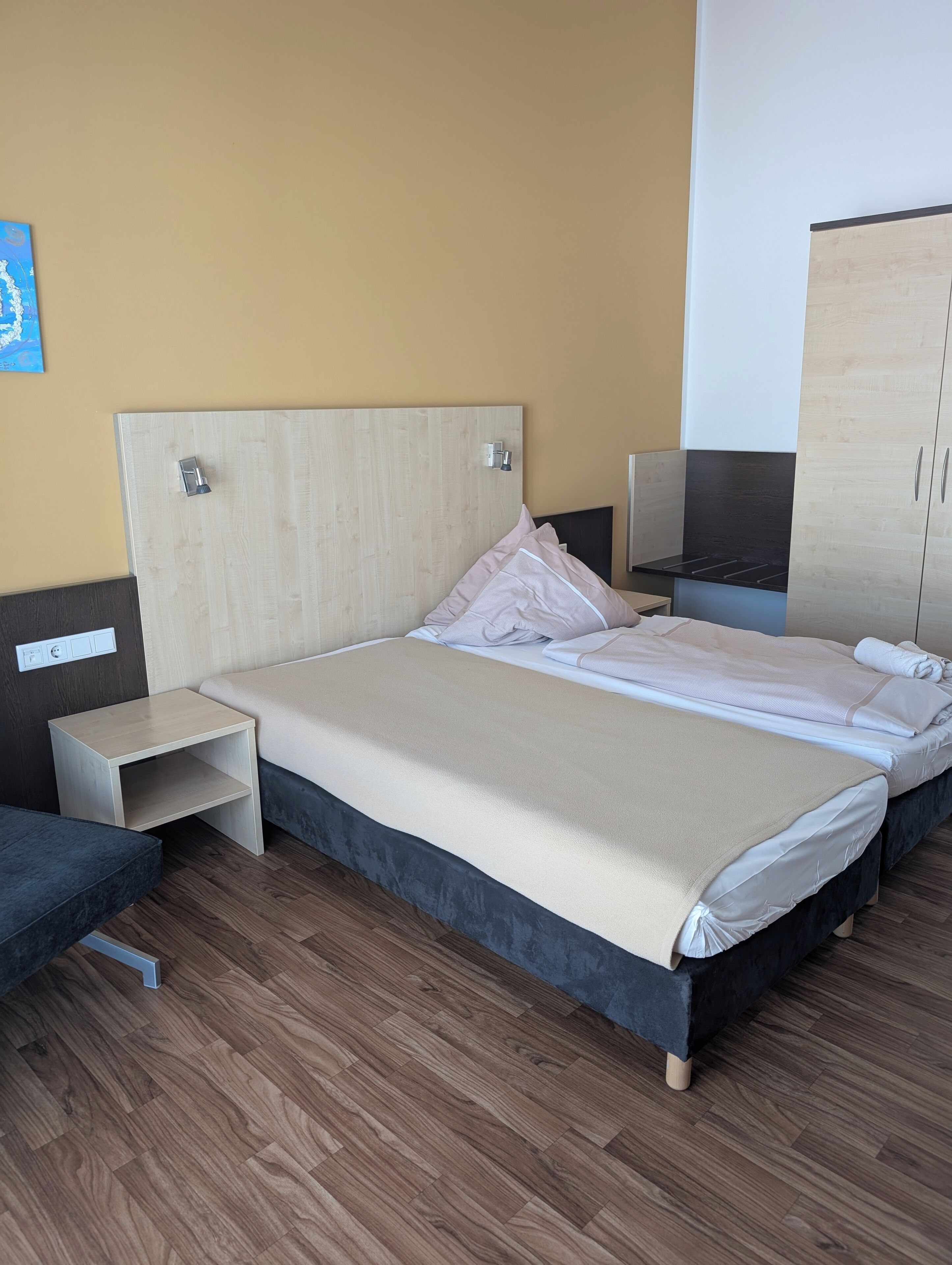 double room single use | desk, cots/infant beds, rollaway beds, free wifi