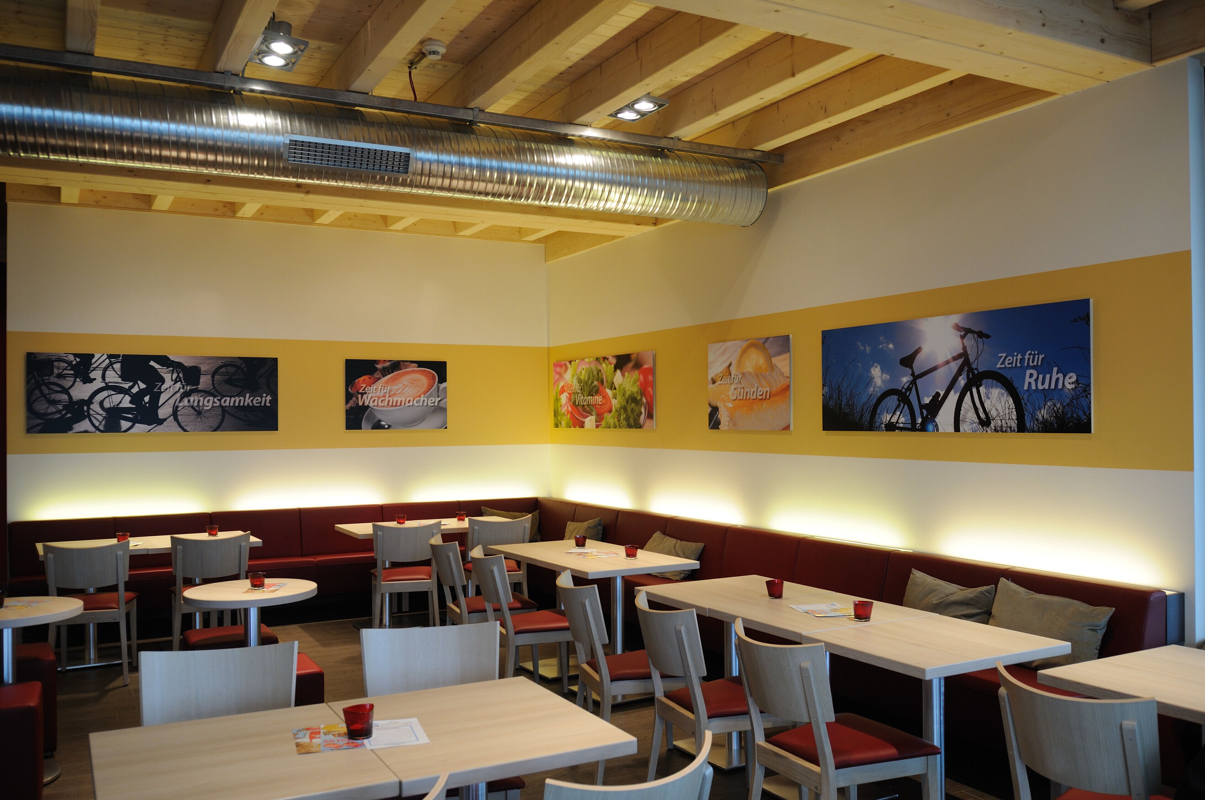 breakfast, lunch, dinner served; regional cuisine