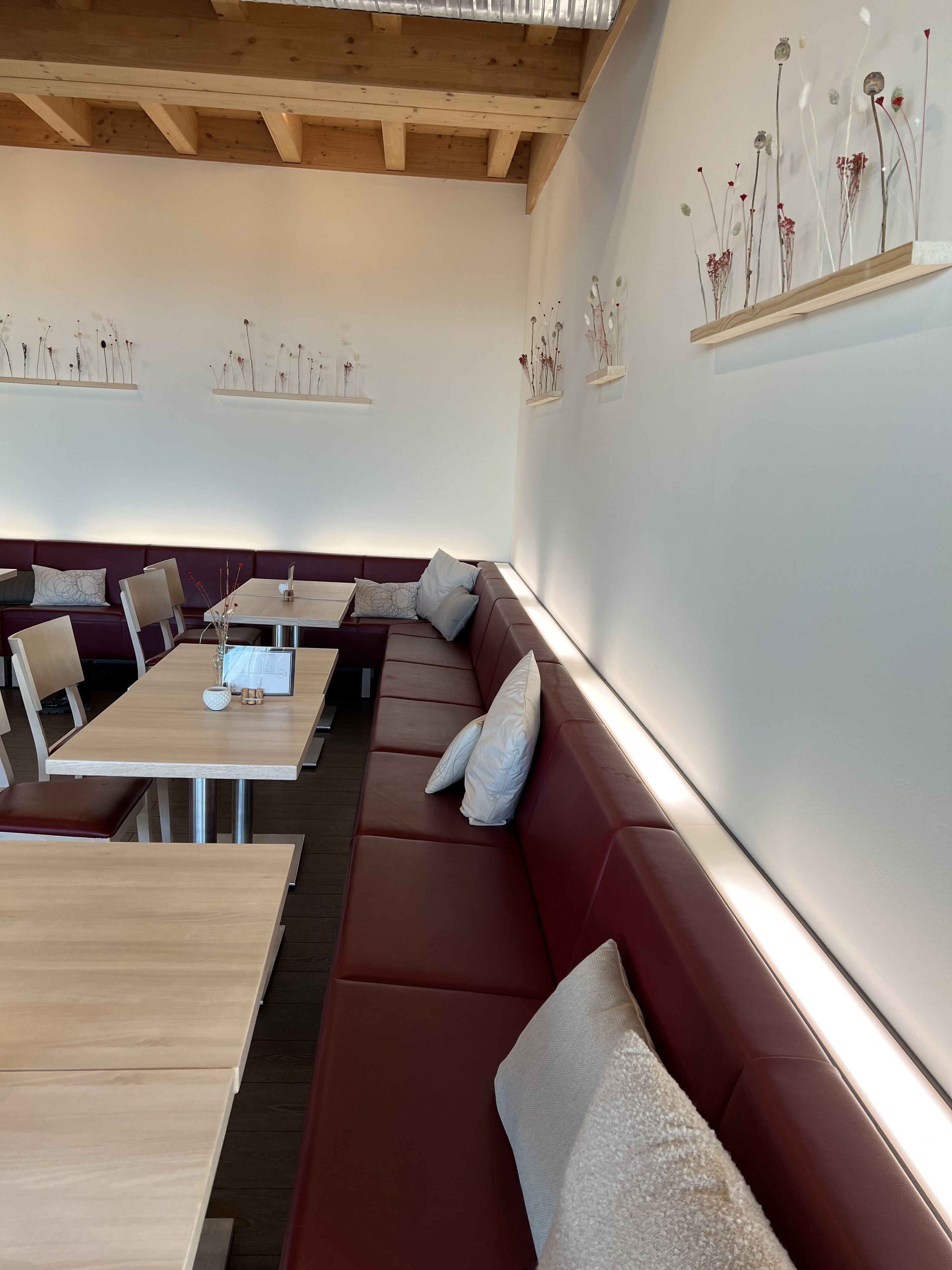 breakfast, lunch, dinner served; regional cuisine