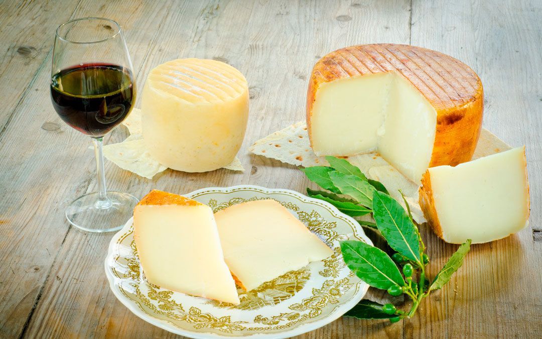 lunch and dinner served, local cuisine