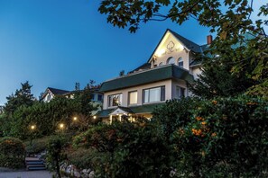 Front of property - Hotel See Villa (Malente)