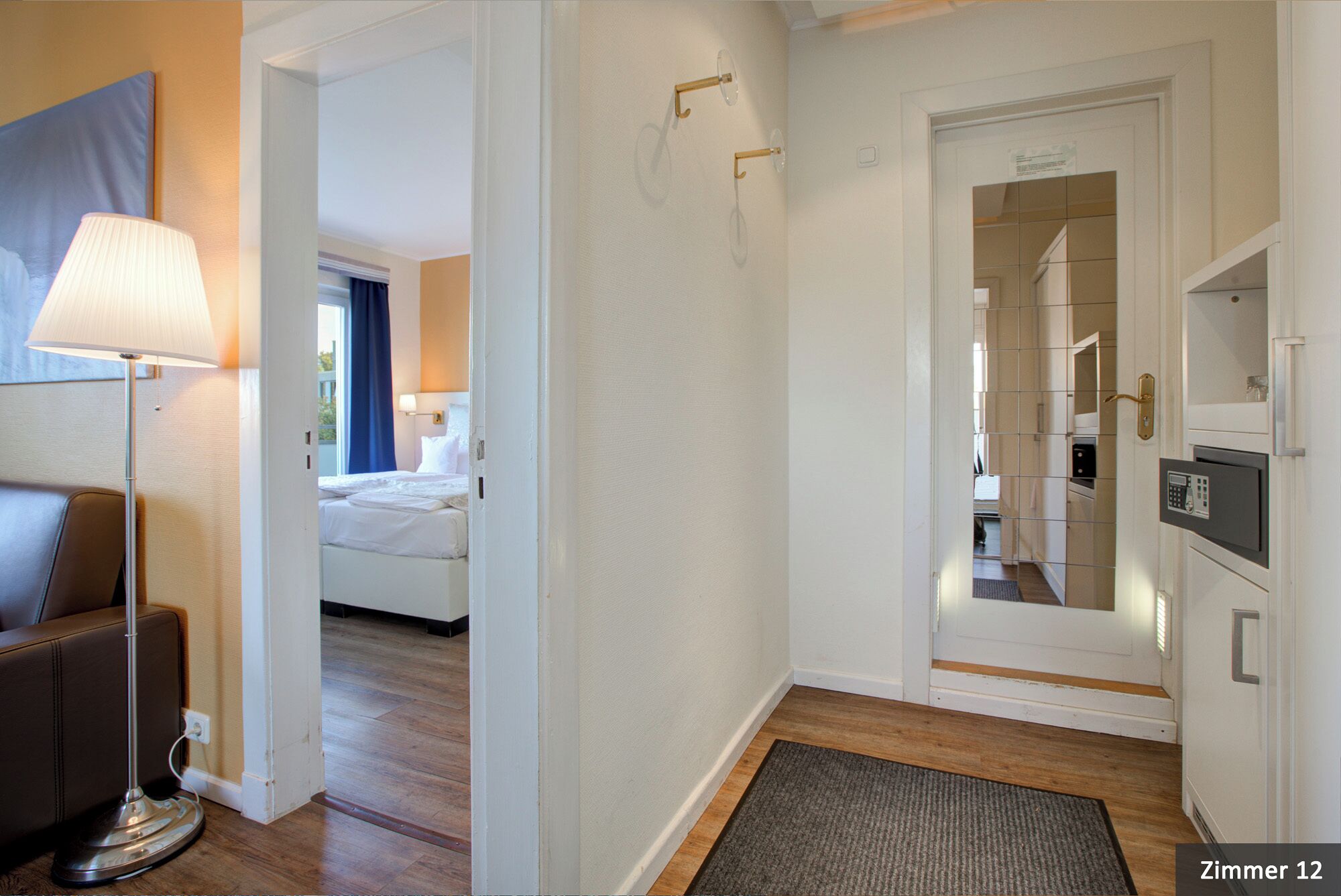 suite, non smoking, balcony | 1 bedroom, premium bedding, in-room safe, individually decorated