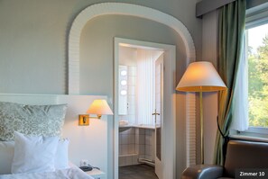 Suite, Non Smoking, Balcony | Premium bedding, in-room safe, individually decorated, desk - Hotel See Villa (Malente)