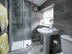 Superior Cottage, Private Bathroom, Garden View | Bathroom