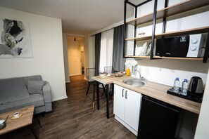 Deluxe Suite | Desk, soundproofing, iron/ironing board, free WiFi - Arkem Maltepe (Istanbul)