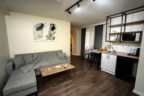 华丽套房 | 办公桌、隔音、熨斗/熨板、免费 WiFi