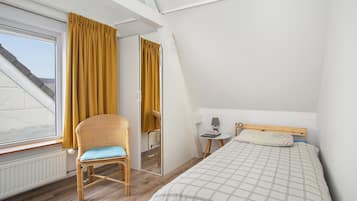 1 bedroom, Tempur-Pedic beds, individually furnished, laptop workspace