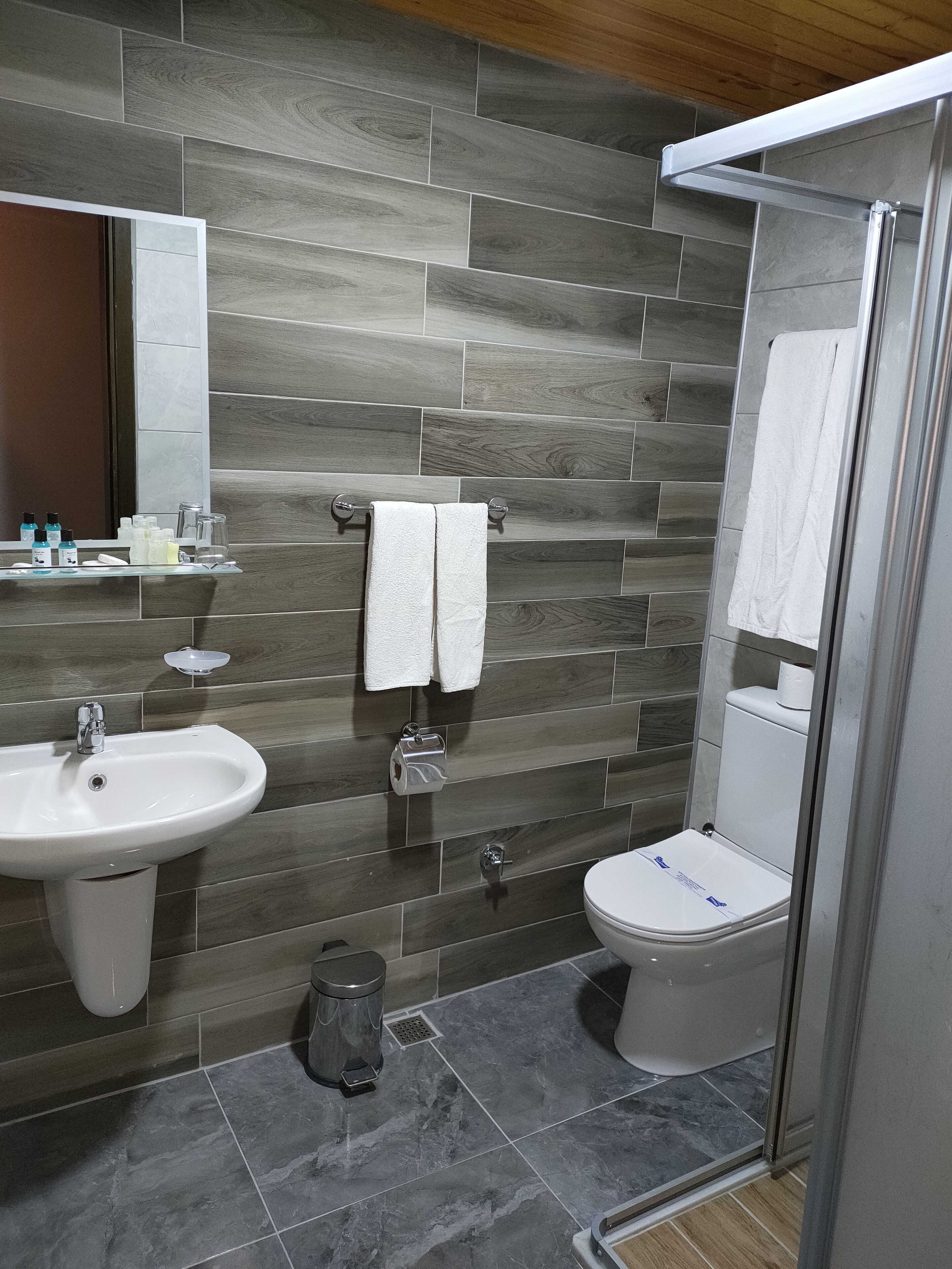 double room, lake view | bathroom | shower, free toiletries, hair dryer, slippers