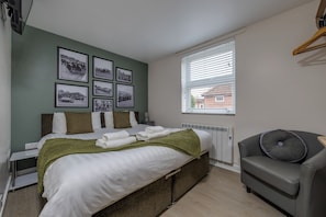 Standard Double or Twin Room | Premium bedding, free cribs/infant beds, free WiFi, bed sheets - Stableside at York Racecourse (York)