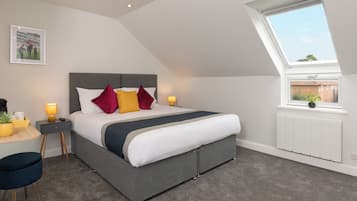 Deluxe Double or Twin Room | Premium bedding, free cribs/infant beds, free WiFi, bed sheets