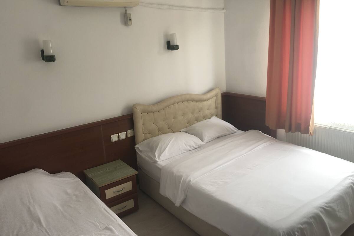 Standard Room, City View | Egyptian cotton sheets, premium bedding, laptop workspace