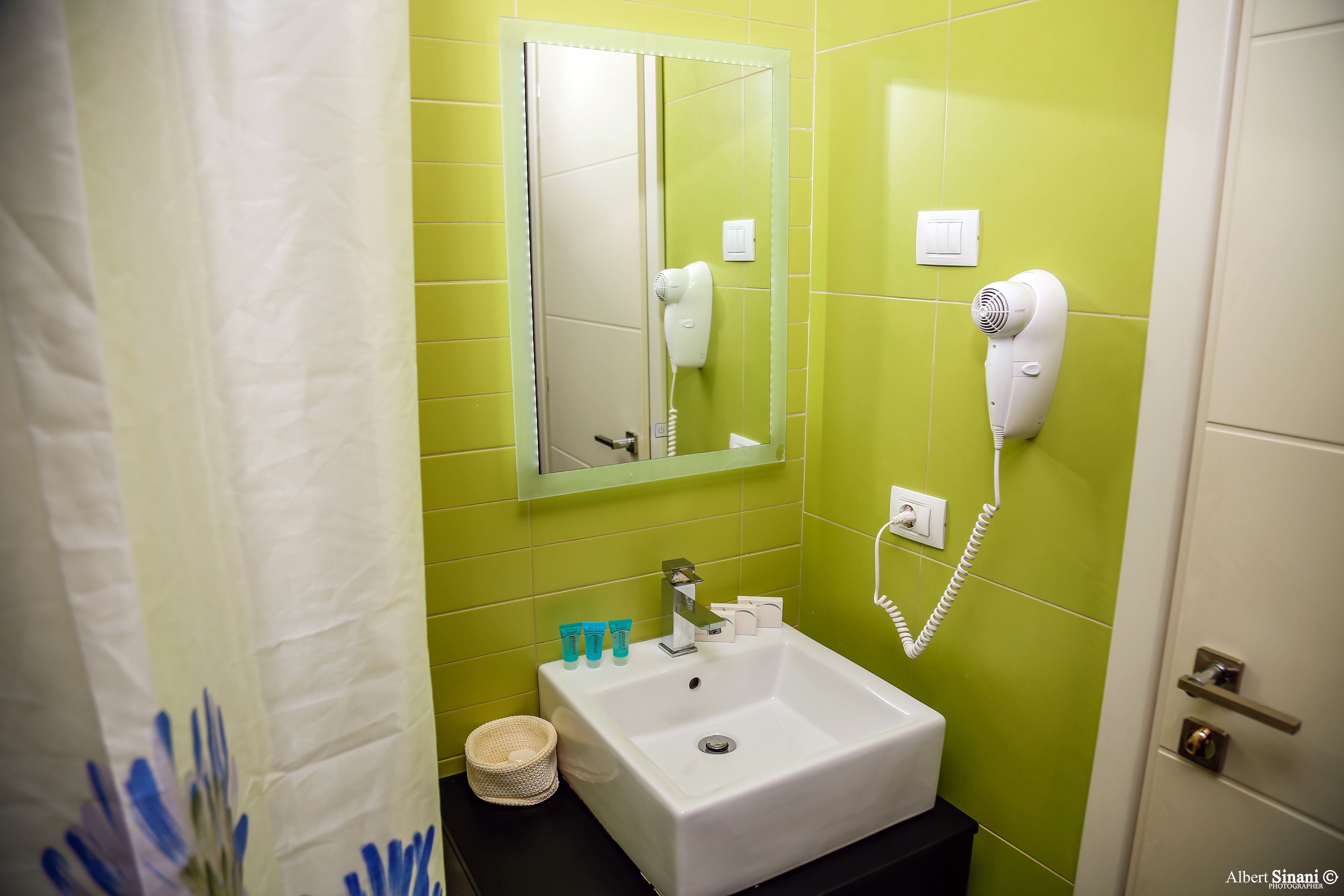 shower, free toiletries, hair dryer, slippers