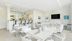 Bar lounge