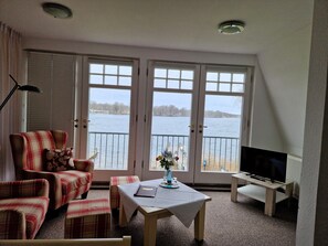 Suite | Hypoallergeen beddengoed, een kluis op de kamer, een bureau, gratis wifi