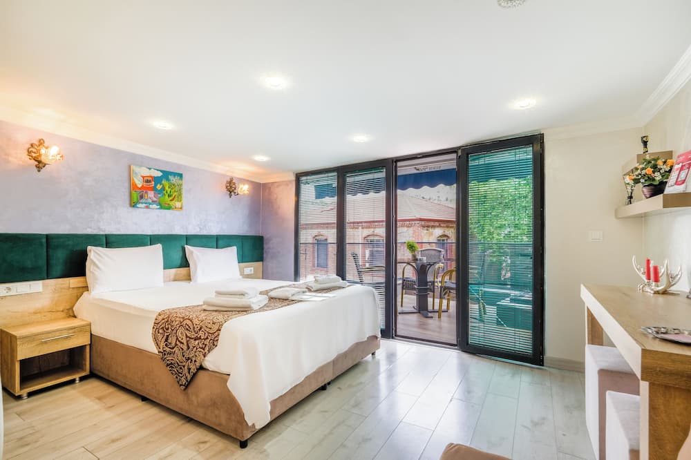 Loren Hotel Suites