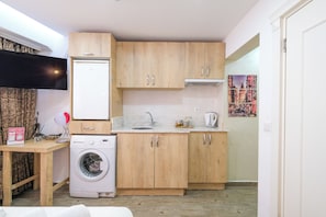 Economy Room | Private kitchen | Mini-fridge - Loren Hotel Suites (Istanbul)