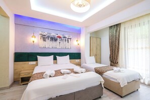 Premium bedding, minibar, in-room safe, individually decorated - Loren Hotel Suites (Istanbul)