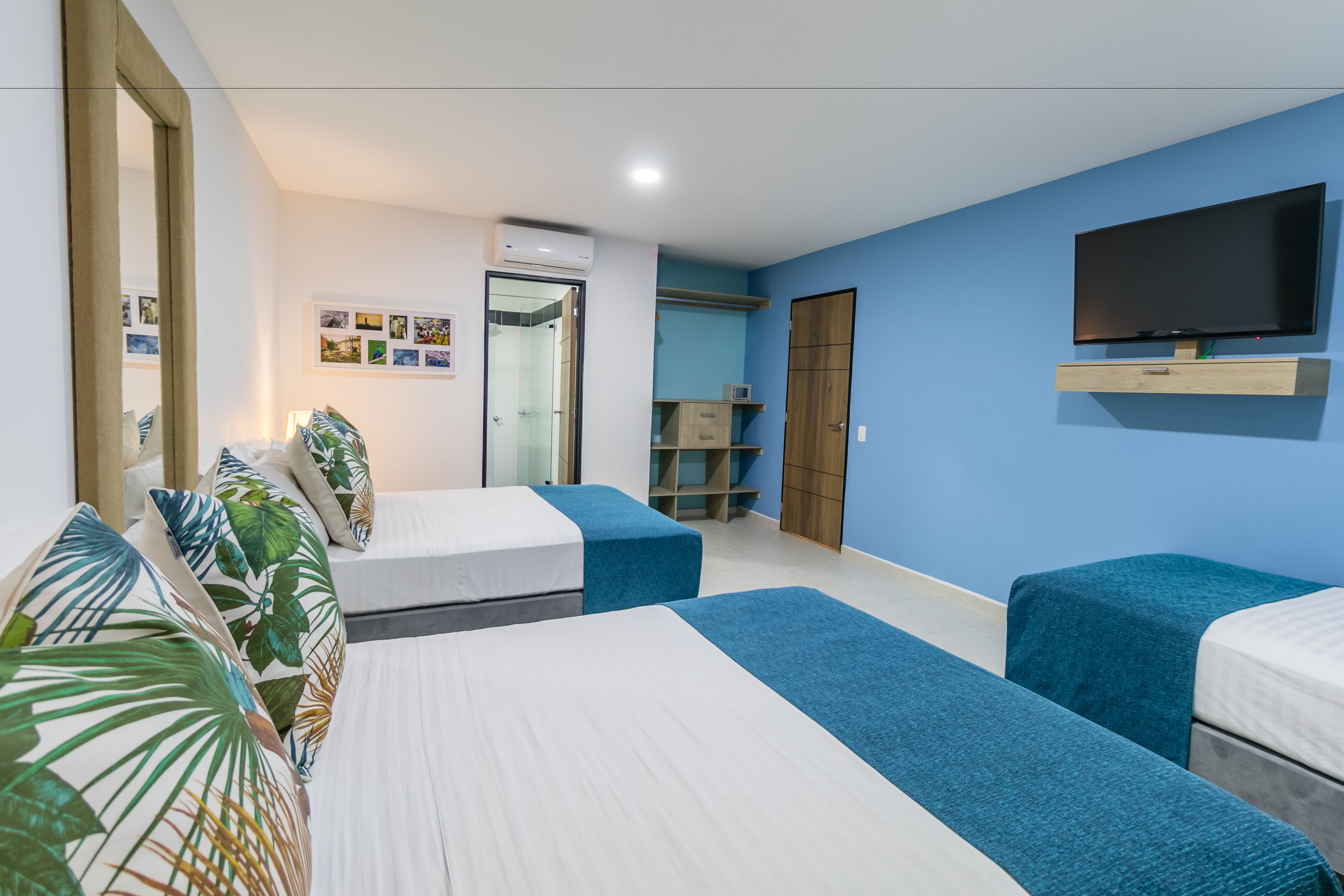 family room | minibar, in-room safe, individually decorated, individually furnished