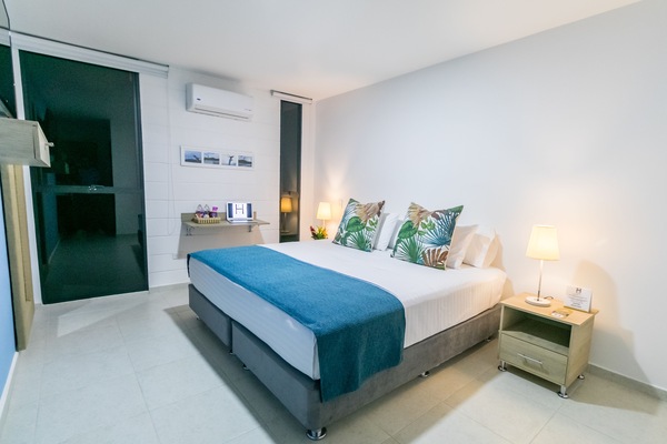 Minibar, in-room safe, individually decorated, individually furnished