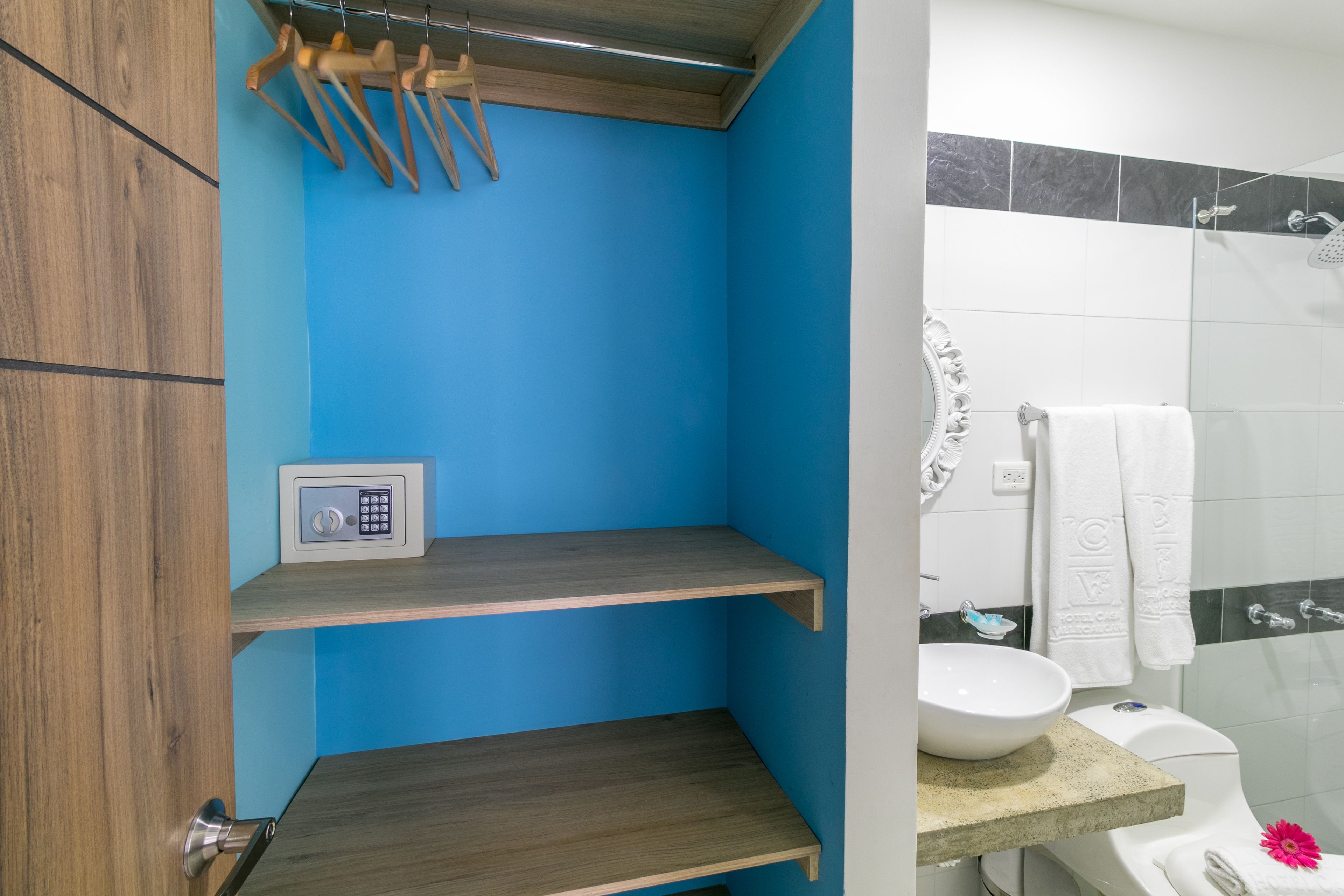 shower, free toiletries, hair dryer, towels