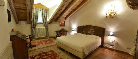 Minibar, coffres-forts dans les chambres, bureau, chambres insonorisées