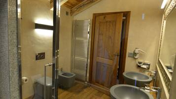 Suite (with Steam Bath) | Bathroom | Shower, free toiletries, hair dryer, slippers