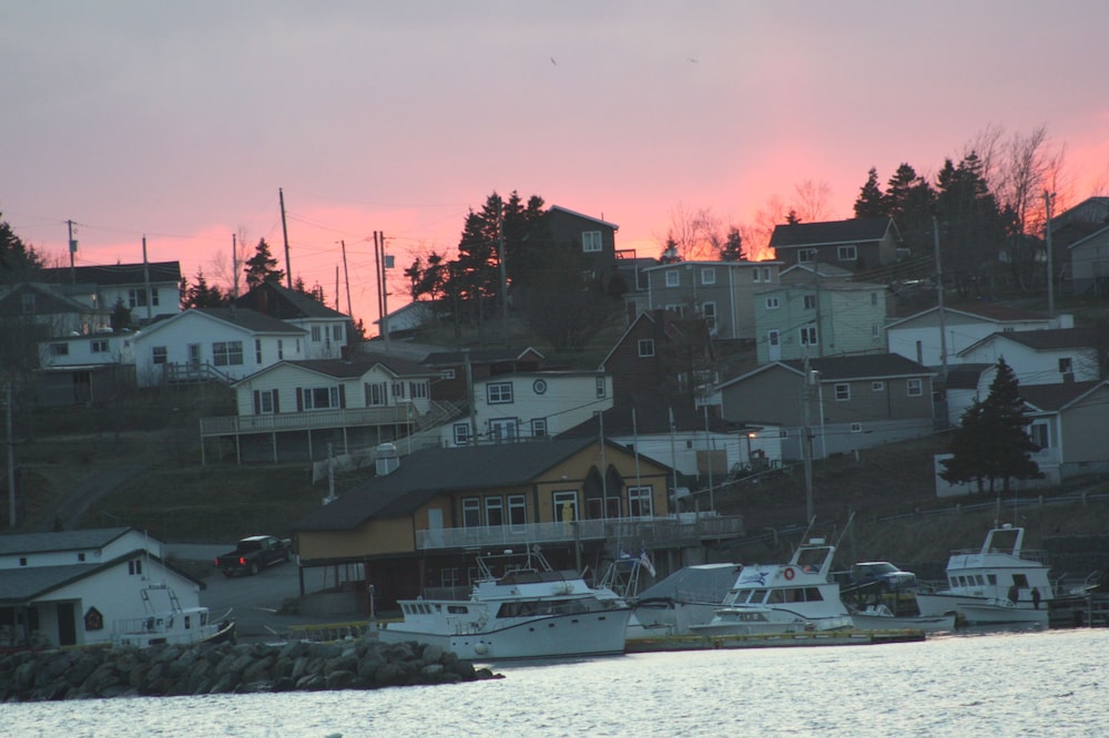 Inn by the Bay by null