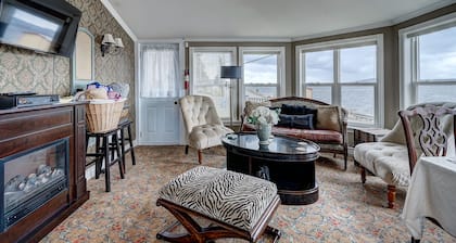 Inn By The Bay