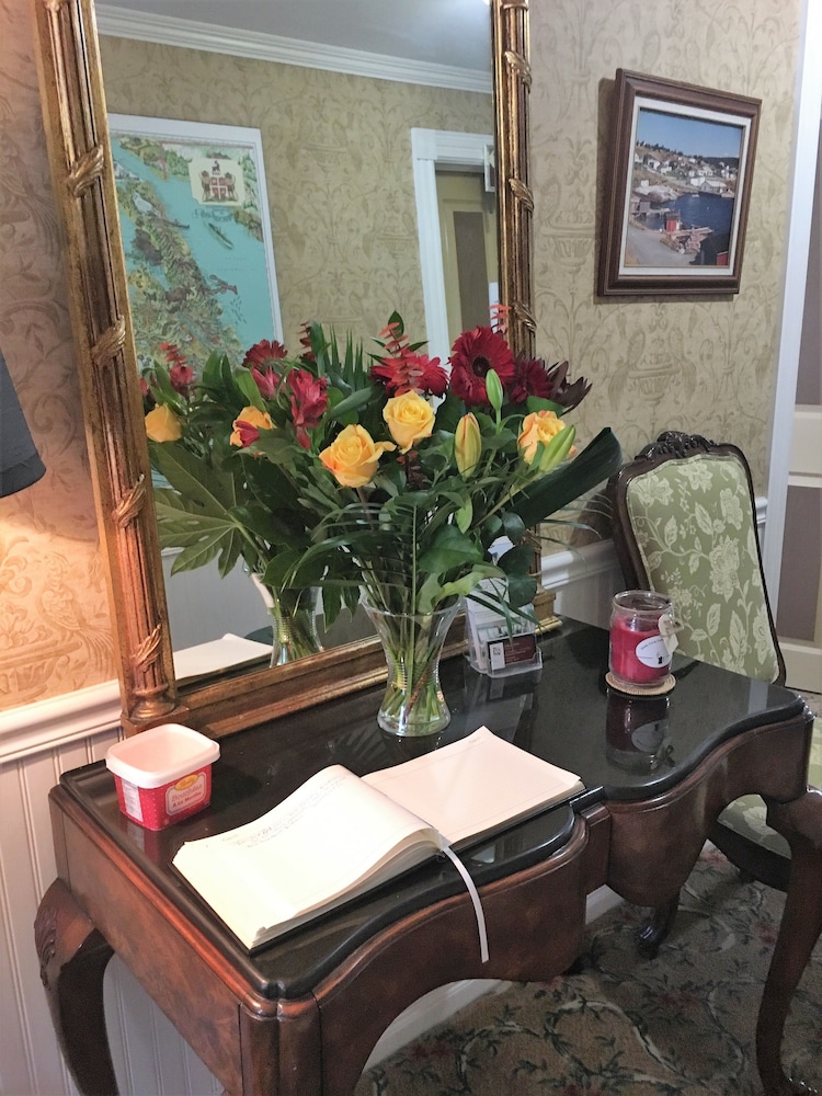 Inn by the Bay by null