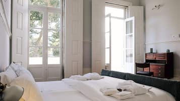 Family Room, Shared Bathroom | 1 bedroom, minibar, desk, laptop workspace