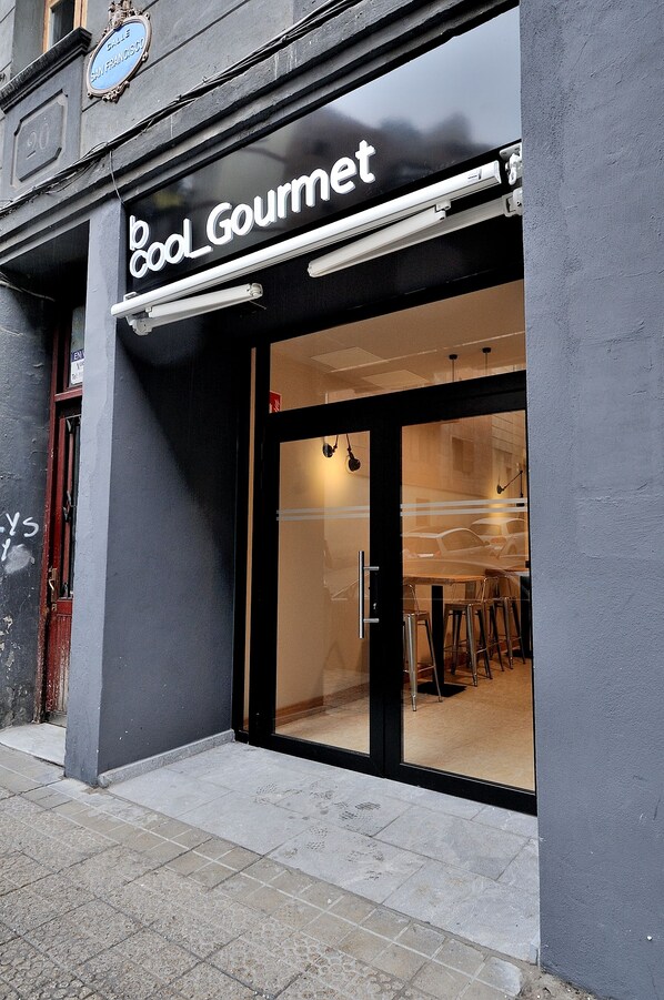 Bar (on property) - Bcool Bilbao - Hostel (Bilbao)