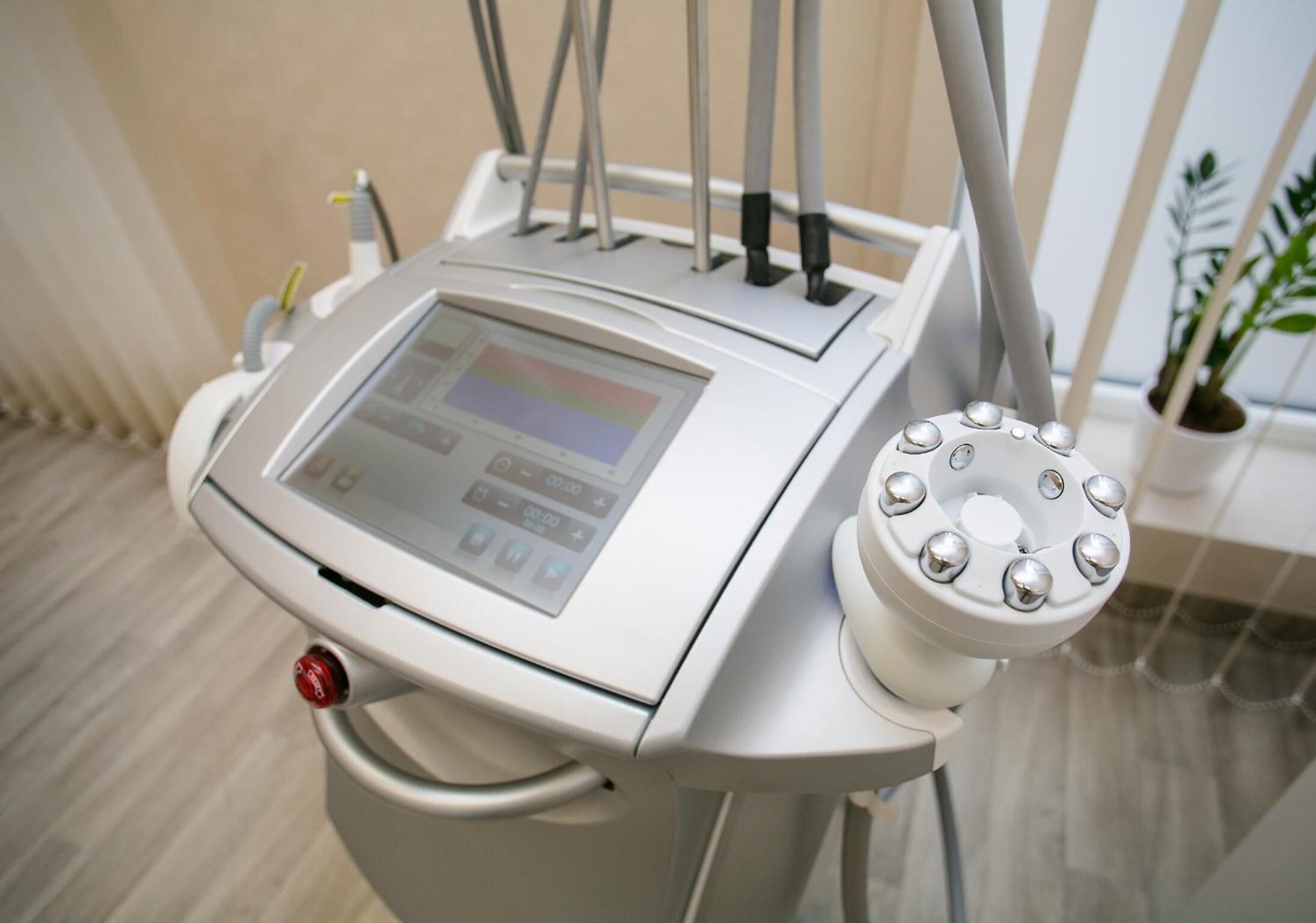 fridge, coffee/tea maker, electric kettle