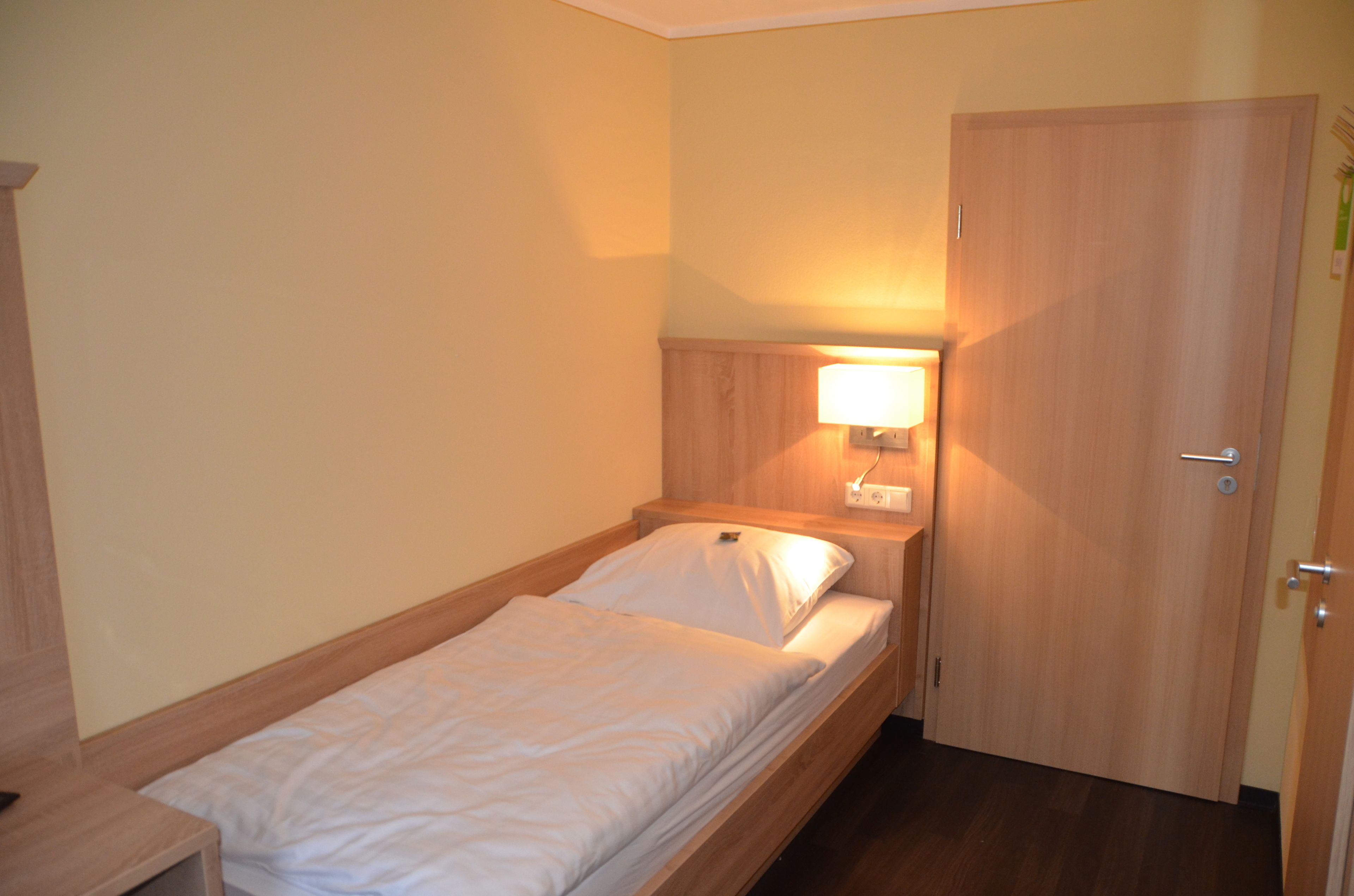 comfort single room | in-room safe, desk, soundproofing, free cots/infant beds