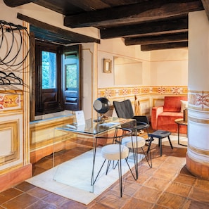 Junior Studio Suite | Living area