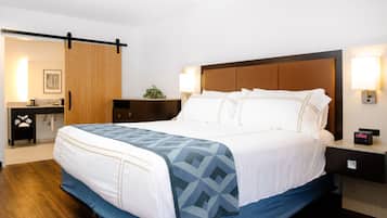 尊荣客房, 1 张特大床, 无障碍 | 熨斗/熨衣板、免费 WiFi、床单