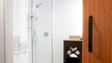 淋浴设施、毛巾