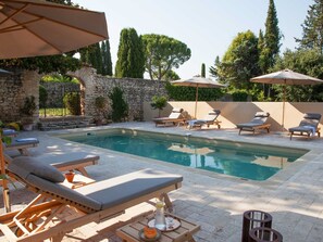 Seasonal outdoor pool - Domaine Les Martins (Gordes)