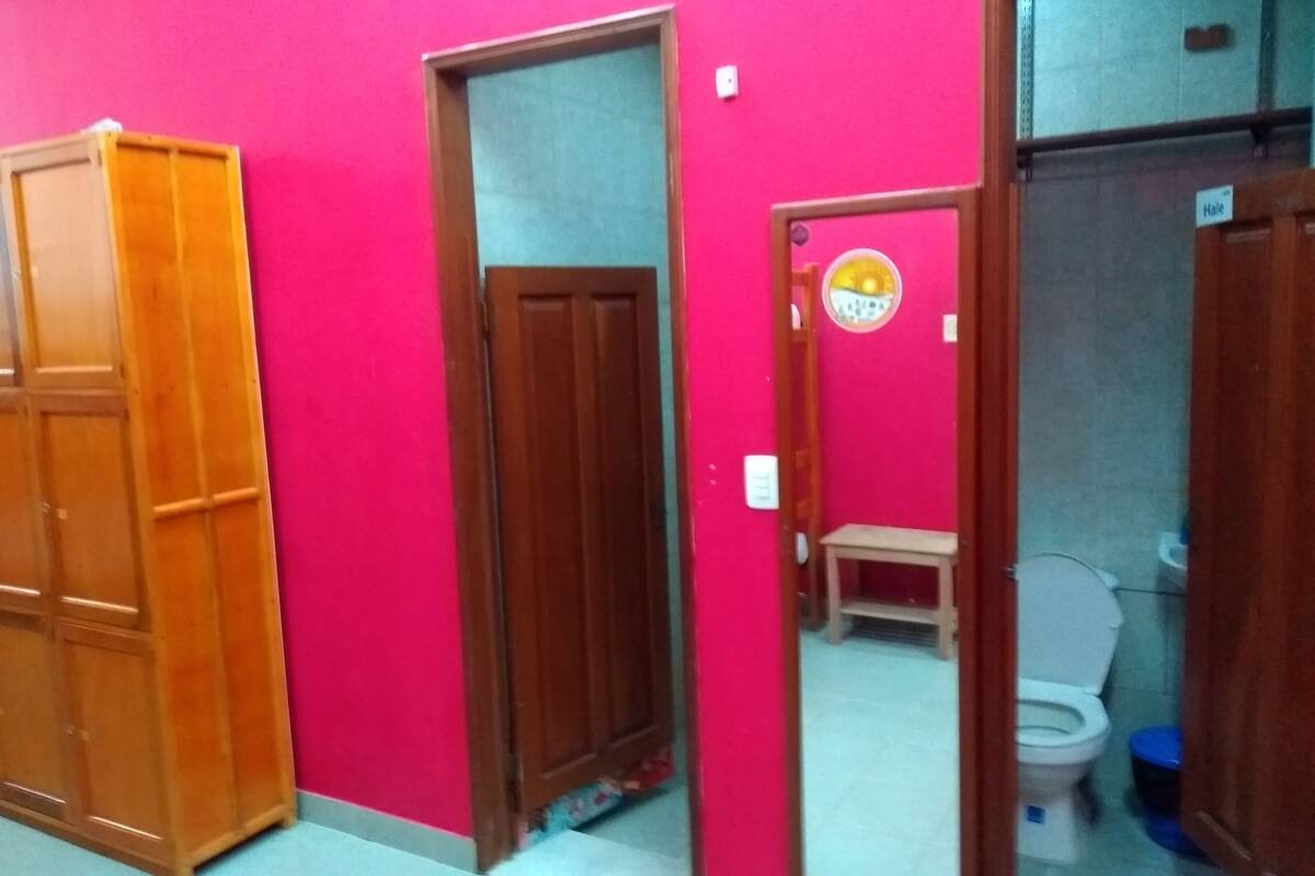 Shared Dormitory, Shared Bathroom (8 People )