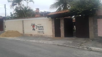 Entrada al alojamiento