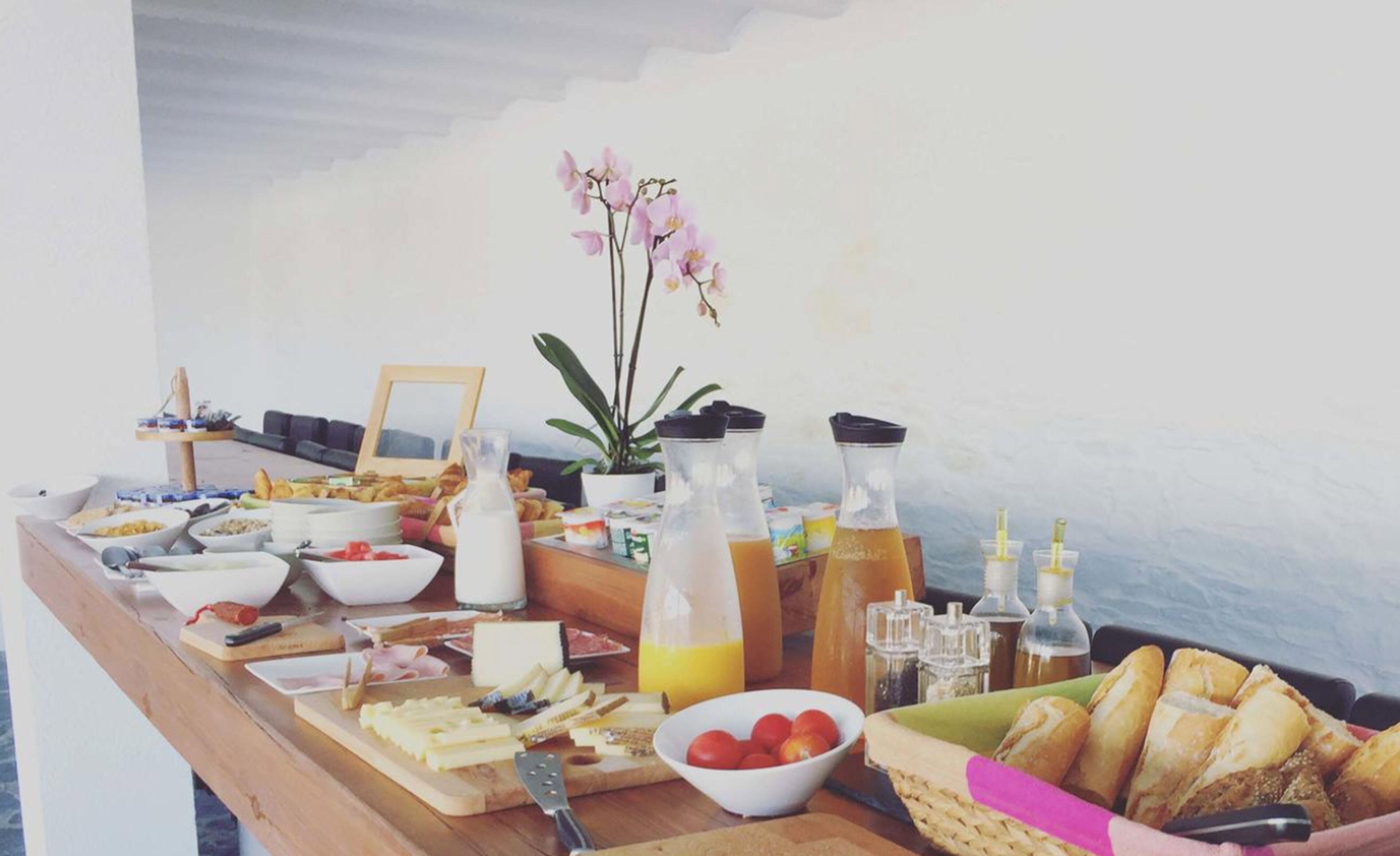 Daily buffet breakfast (EUR 12 per person)