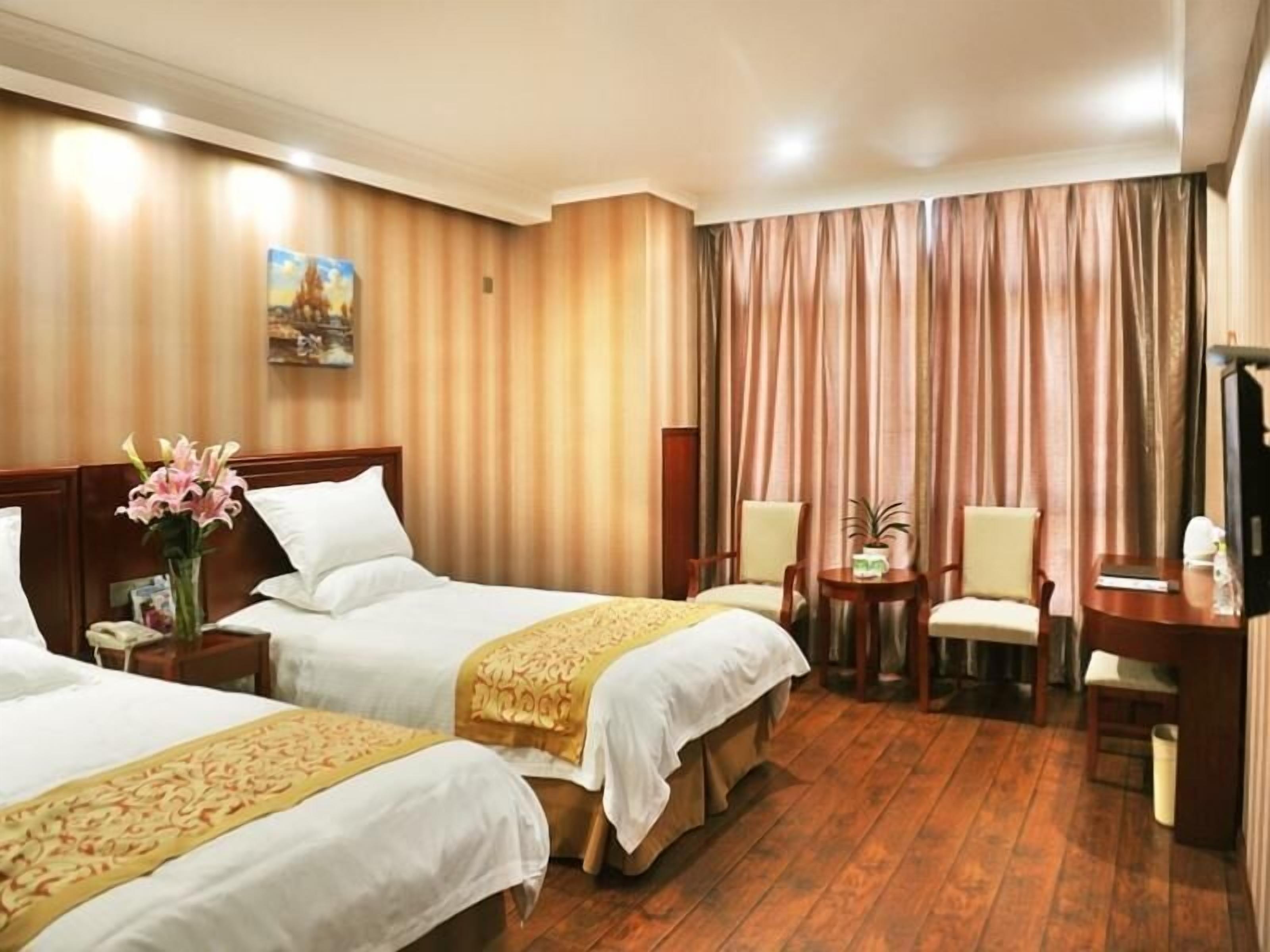 Desk, free WiFi, bed sheets, wheelchair access