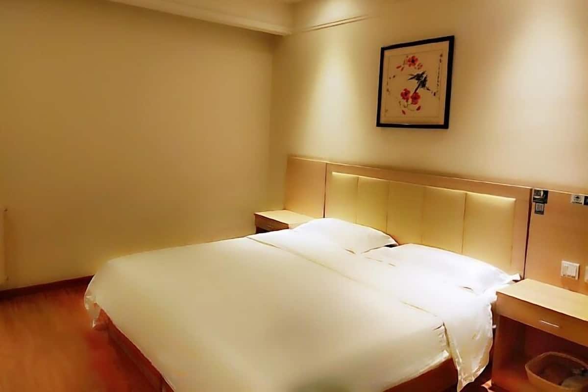 Double Room, No Windows