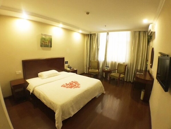 In-room safe, free WiFi