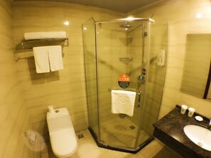 Dusche, kostenlose Toilettenartikel