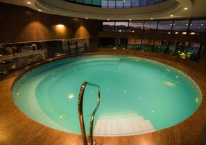 Una piscina techada