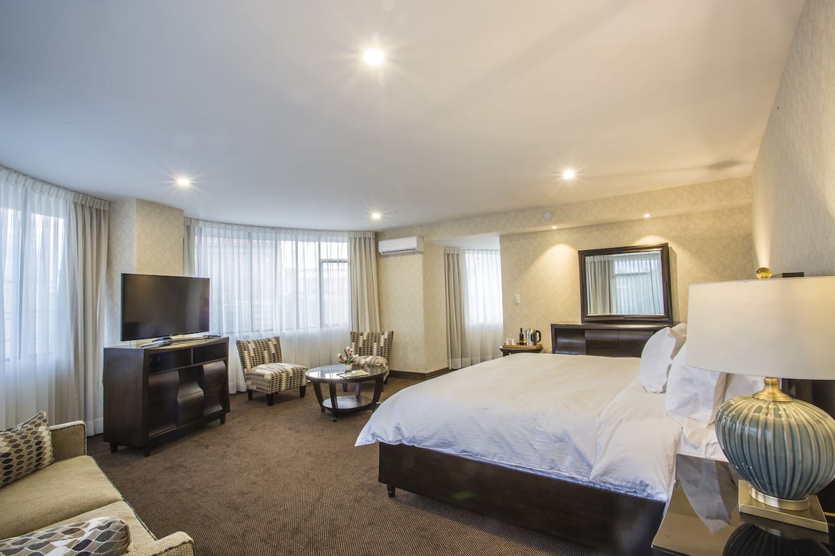 Minibar, in-room safe, desk, soundproofing