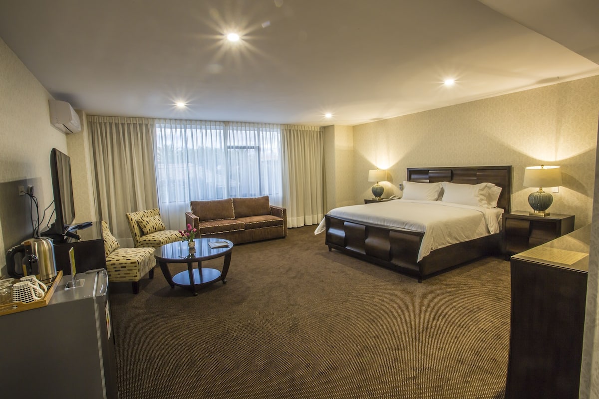 Minibar, in-room safe, desk, soundproofing