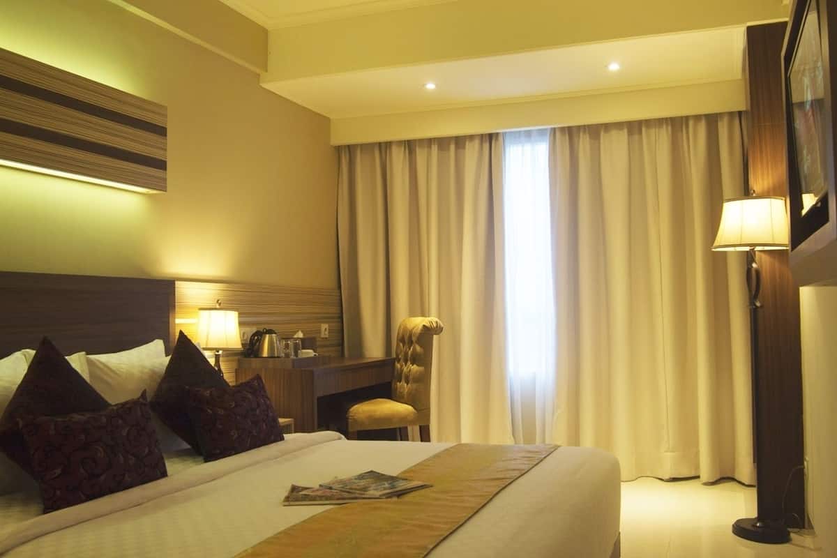 Superior kamer | 1 slaapkamer, een minibar, een kluis op de kamer, een bureau
